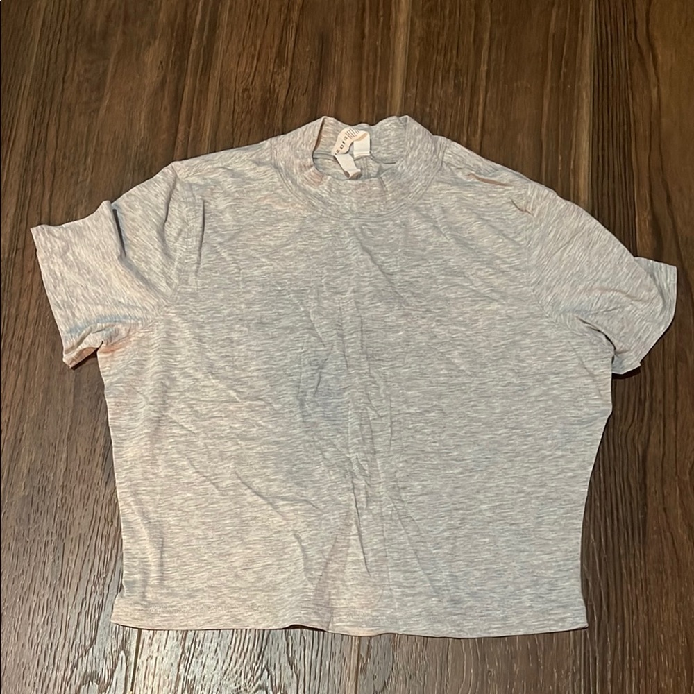 Lululemon Gray Short Sleeve Top